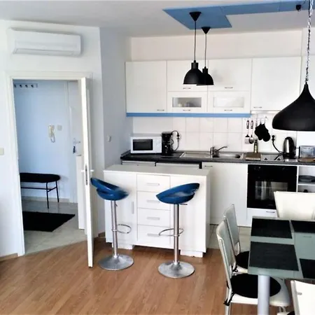 Apartment Stunning Beach Apart-sleeps 5! Pool & Sea Views! Kavarna