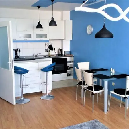 Stunning Beach Apart-sleeps 5! Pool & Sea Views! Kavarna