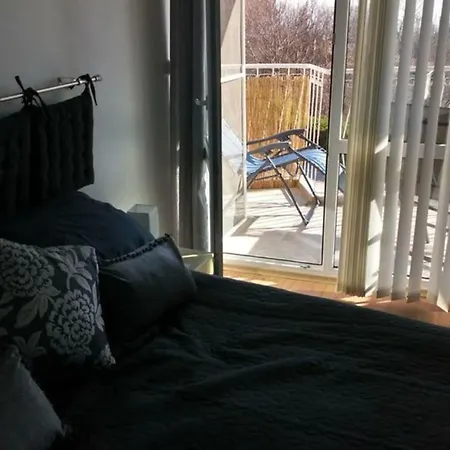 Stunning Beach Apart-sleeps 5! Pool & Sea Views!