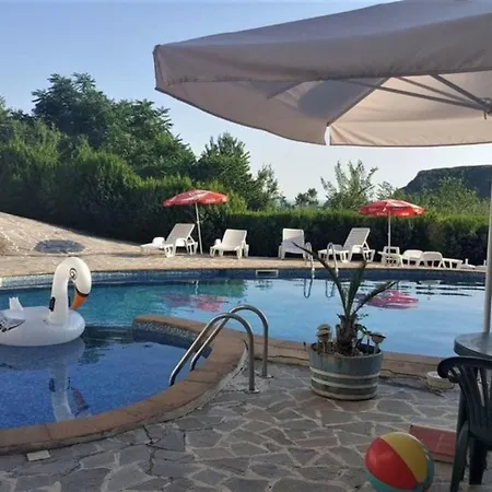 Stunning Beach Apart-sleeps 5! Pool & Sea Views! * Kavarna