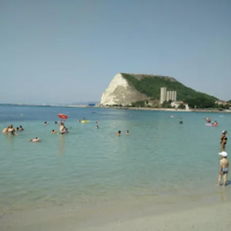 Apartment Stunning Beach Apart-sleeps 5! Pool & Sea Views!