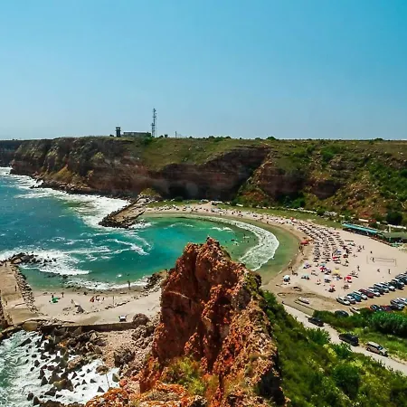 Stunning Beach Apart-sleeps 5! Pool & Sea Views! *